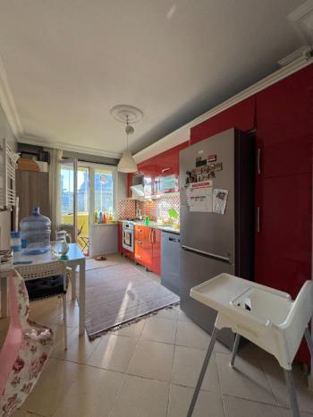 METRO,PİAZZA,HASTANE,ADLİYE YAKINI KÖŞE BİNA BÜYÜK BALKONLU
