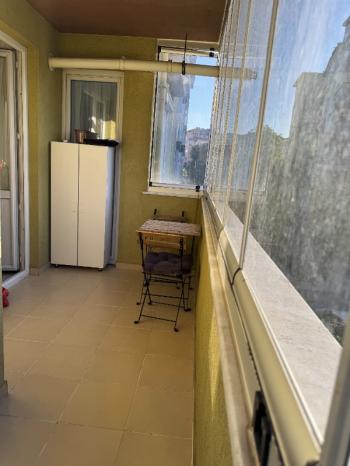 METRO,PİAZZA,HASTANE,ADLİYE YAKINI KÖŞE BİNA BÜYÜK BALKONLU