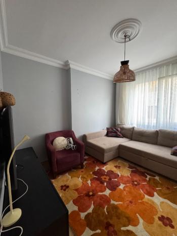 METRO,PİAZZA,HASTANE,ADLİYE YAKINI KÖŞE BİNA BÜYÜK BALKONLU