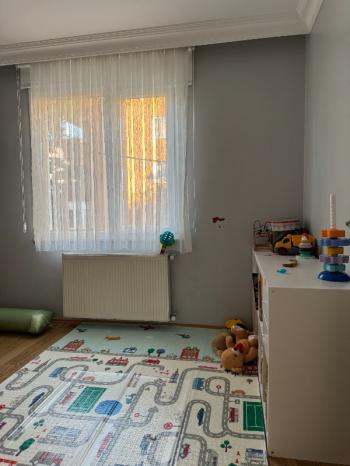 METRO,PİAZZA,HASTANE,ADLİYE YAKINI KÖŞE BİNA BÜYÜK BALKONLU