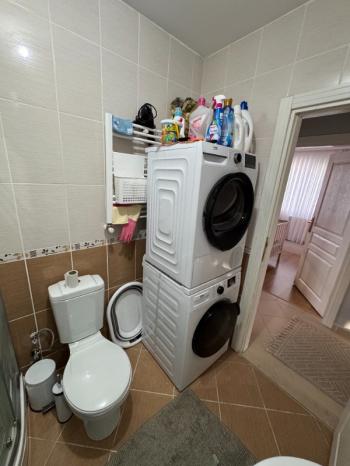 METRO,PİAZZA,HASTANE,ADLİYE YAKINI KÖŞE BİNA BÜYÜK BALKONLU
