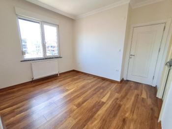 FENERYOLU'NDA YENİ BİNADA ÇOK BAKIMLI 3+1 KİRALIK DAİRE