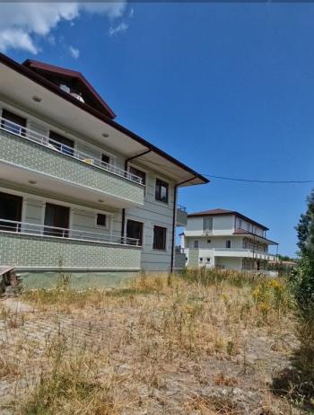 SAKARYA KAYNARCA 'DA KALABALIK  AİLELER İÇİN 11.600 m2 ARAZİ İÇİNDE 2 ADET BÜYÜK TİP VİLLA