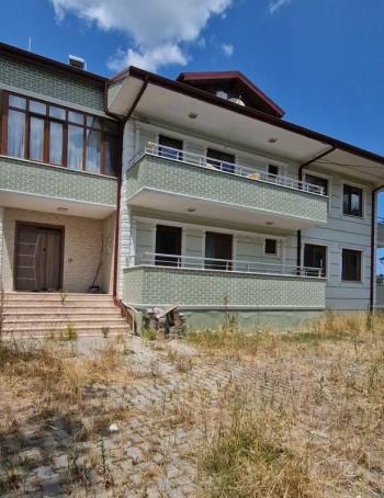 SAKARYA KAYNARCA 'DA KALABALIK  AİLELER İÇİN 11.600 m2 ARAZİ İÇİNDE 2 ADET BÜYÜK TİP VİLLA