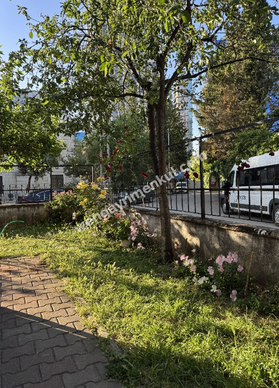 METRO,PİAZZA,HASTANE,ADLİYE YAKINI KÖŞE BİNA BÜYÜK BALKONLU