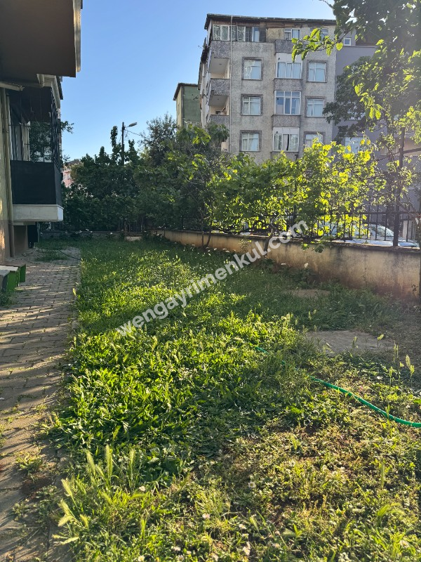 METRO,PİAZZA,HASTANE,ADLİYE YAKINI KÖŞE BİNA BÜYÜK BALKONLU