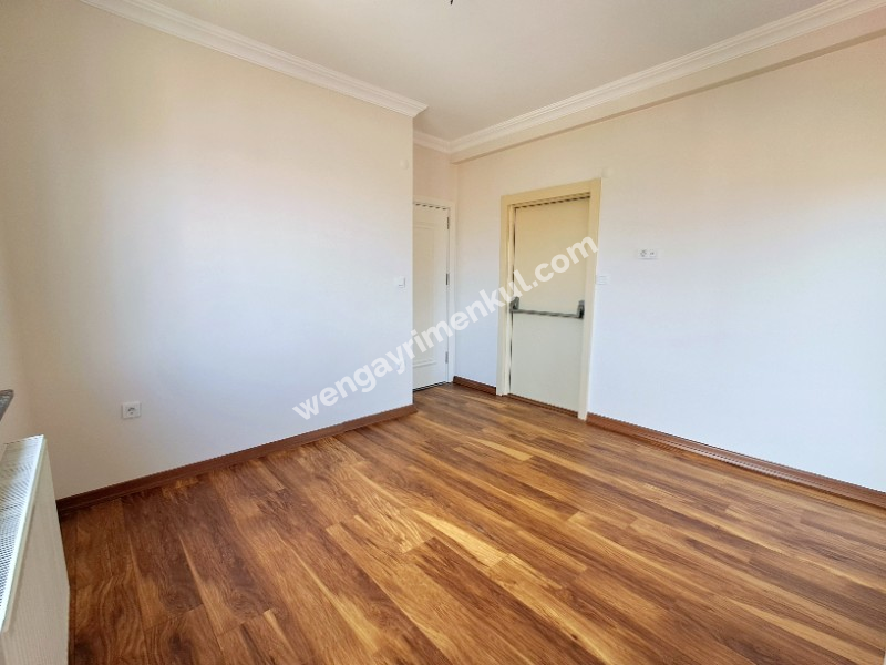 FENERYOLU'NDA YENİ BİNADA ÇOK BAKIMLI 3+1 KİRALIK DAİRE