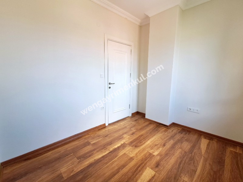 FENERYOLU'NDA YENİ BİNADA ÇOK BAKIMLI 3+1 KİRALIK DAİRE