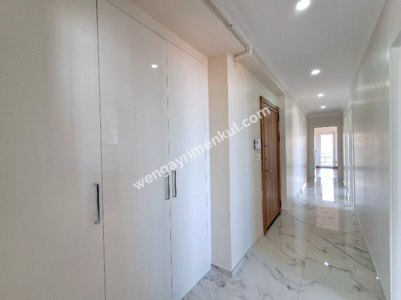 FENERYOLU'NDA YENİ BİNADA ÇOK BAKIMLI 3+1 KİRALIK DAİRE