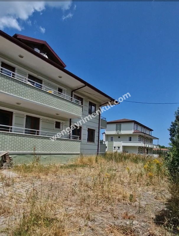 SAKARYA KAYNARCA 'DA KALABALIK  AİLELER İÇİN 11.600 m2 ARAZİ İÇİNDE 2 ADET BÜYÜK TİP VİLLA