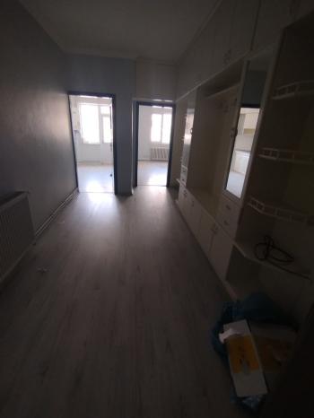 GÜVENAY – ÇORUM ADLİYE KARŞISI – MERKEZİ KONUMDA 125 M² KİRALIK OFİS & BÜRO