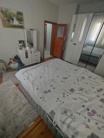 GÜVENAY – ÇORUM ULUKAVAK MAHALLESİ MERKEZİ KONUMDA KİRACILI KOMPLE SATILIK BİNA