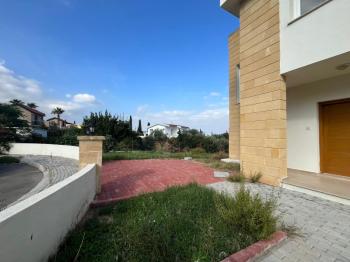 GİRNE YEŞİLTEPE BÖLGESİNDE  SATILIK SIFIR 3 + 1 VİLLA