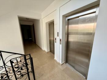 Girne Merkezde Yeni Binada Full Eşyalı 2+1 Satılık Daire 
