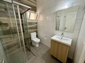 Girne Merkezde Yeni Binada Full Eşyalı 2+1 Satılık Daire 