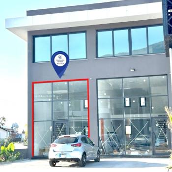 Girne Ozanköy Ana Yol Üzerinde Satılık Köşe Dükkan