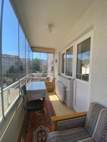 EMLAK HABERCİSİ' NDEN GÜZELYALI TAM MERKEZDE İDO'YA SAHİLE 100 ADIM SATILIK ARA KAT  3+1 DAİRE