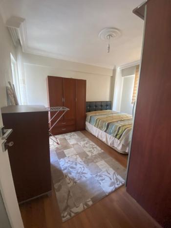 EMLAK HABERCİSİ' NDEN GÜZELYALI TAM MERKEZDE İDO'YA SAHİLE 100 ADIM SATILIK ARA KAT  3+1 DAİRE