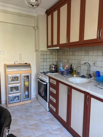 EMLAK HABERCİSİ' NDEN GÜZELYALI TAM MERKEZDE İDO'YA SAHİLE 100 ADIM SATILIK ARA KAT  3+1 DAİRE