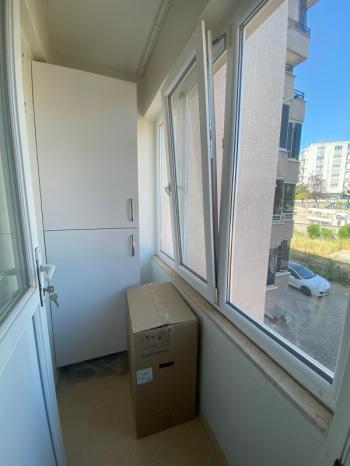 EMLAK HABERCİSİ' NDEN GÜZELYALI TAM MERKEZDE İDO'YA SAHİLE 100 ADIM SATILIK ARA KAT  3+1 DAİRE