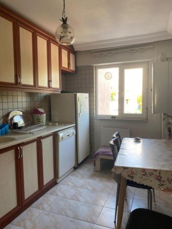 EMLAK HABERCİSİ' NDEN GÜZELYALI TAM MERKEZDE İDO'YA SAHİLE 100 ADIM SATILIK ARA KAT  3+1 DAİRE