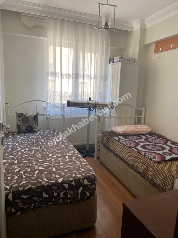 EMLAK HABERCİSİ' NDEN GÜZELYALI TAM MERKEZDE İDO'YA SAHİLE 100 ADIM SATILIK ARA KAT  3+1 DAİRE