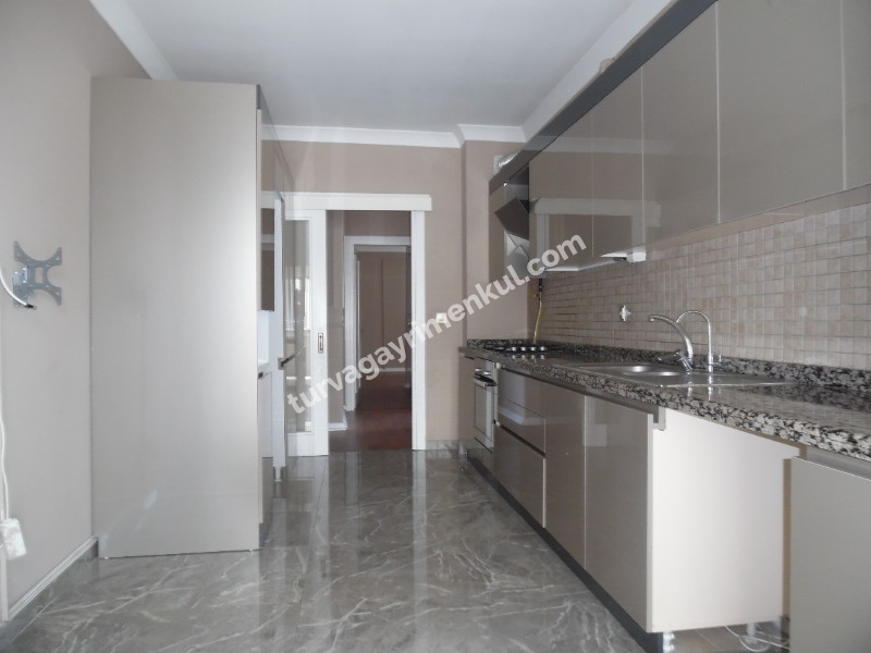 ÇORLUDA SİTE İÇERİSİNDE 4+1 KİRALIK DAİRE 