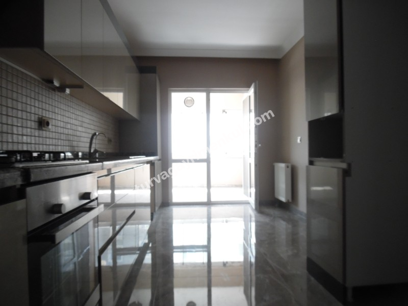 ÇORLUDA SİTE İÇERİSİNDE 4+1 KİRALIK DAİRE 