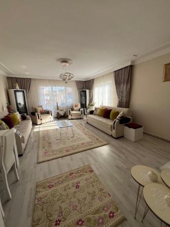 AFYON ÜÇOK EMLAKTAN CUMHURİYET MAH SATILIK 3+1 TEMİZ BAKIMLI