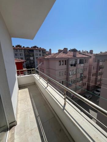 AFYON ÜÇOK EMLAKTAN HATTATKARAHİSAR MAH KİRALIK LÜX 3+0 FIRSAT SIFIR AYARINDA DAİRE