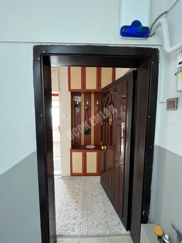 AFYON ÜÇOK EMLAKTAN CUMHURİYET MAH SATILIK 3+1 TEMİZ BAKIMLI