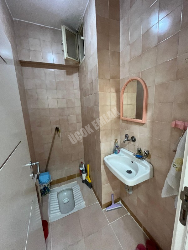AFYON ÜÇOK EMLAKTAN CUMHURİYET MAH SATILIK 3+1 TEMİZ BAKIMLI