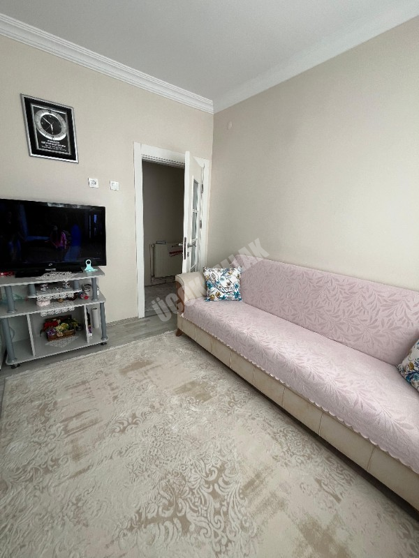 AFYON ÜÇOK EMLAKTAN CUMHURİYET MAH SATILIK 3+1 TEMİZ BAKIMLI