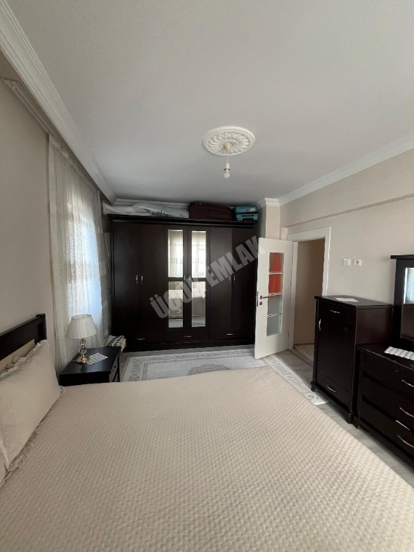 AFYON ÜÇOK EMLAKTAN CUMHURİYET MAH SATILIK 3+1 TEMİZ BAKIMLI