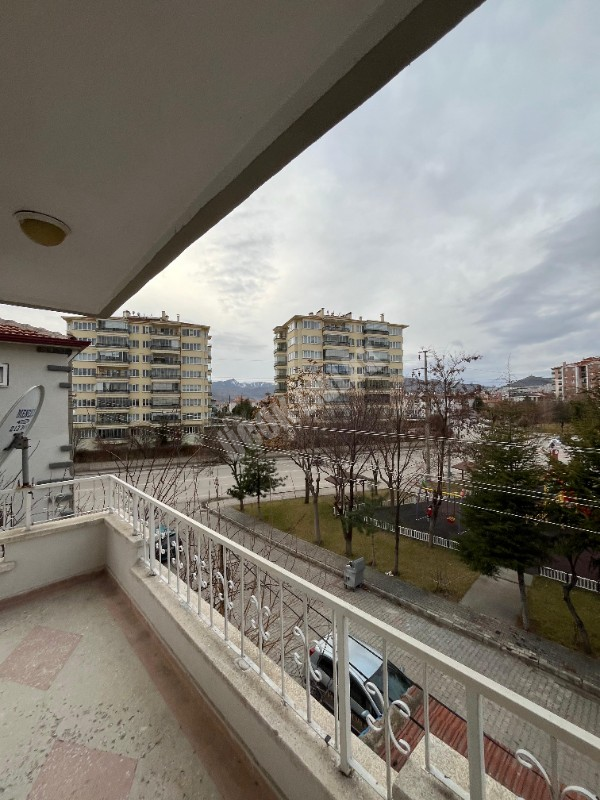 AFYON ÜÇOK EMLAKTAN ALİ İHSAN PAŞA MAH KİRALIK 3+1 124M² DAİRE