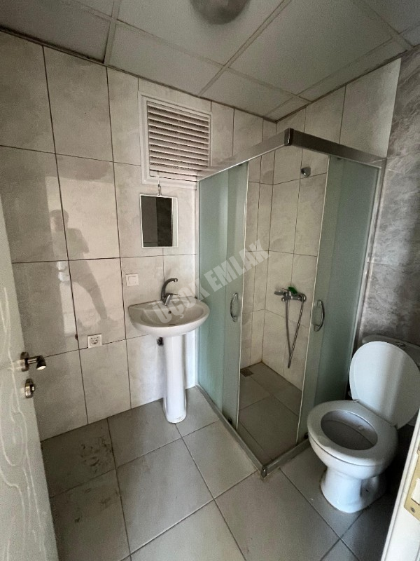 AFYON ÜÇOK EMLAKTAN HATTATKARAHİSAR MAH KİRALIK LÜX 3+0 FIRSAT SIFIR AYARINDA DAİRE