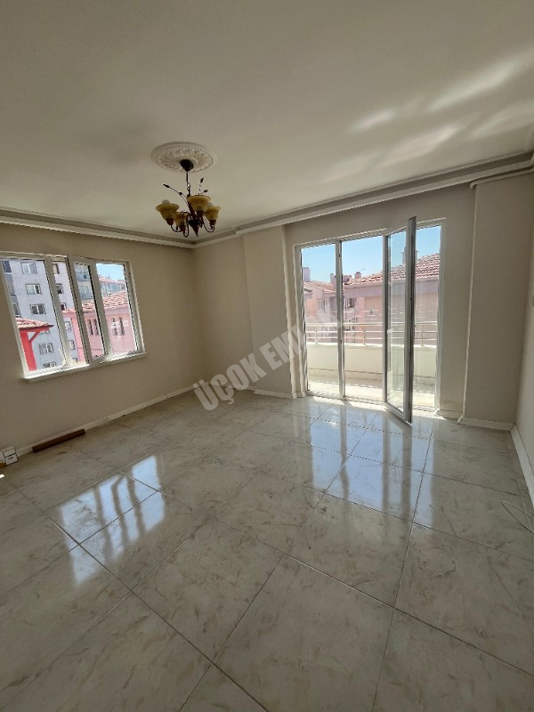 AFYON ÜÇOK EMLAKTAN HATTATKARAHİSAR MAH KİRALIK LÜX 3+0 FIRSAT SIFIR AYARINDA DAİRE