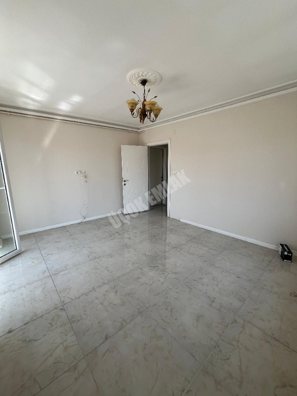 AFYON ÜÇOK EMLAKTAN HATTATKARAHİSAR MAH KİRALIK LÜX 3+0 FIRSAT SIFIR AYARINDA DAİRE