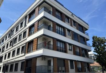 METRO ACIBADEM CADDESİ TÜRK TELEKOM YAKINI BALKONLU SIFIR DAİRE