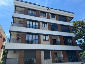 METRO ACIBADEM CADDESİ TÜRK TELEKOM YAKINI BALKONLU SIFIR DAİRE
