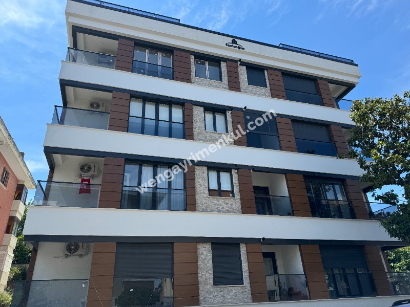 METRO ACIBADEM CADDESİ TÜRK TELEKOM YAKINI BALKONLU SIFIR DAİRE