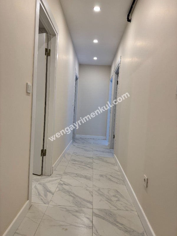 METRO ACIBADEM CADDESİ TÜRK TELEKOM YAKINI BALKONLU SIFIR DAİRE