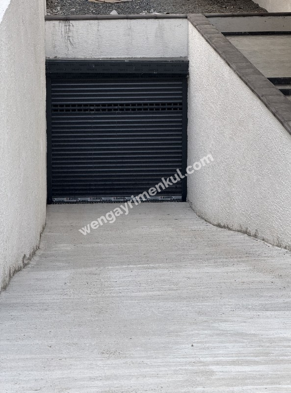 METRO ACIBADEM CADDESİ TÜRK TELEKOM YAKINI BALKONLU SIFIR DAİRE