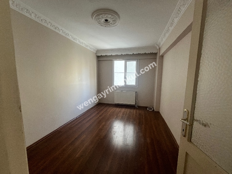 Zafer caddesi kiralik otoparkli 3+1