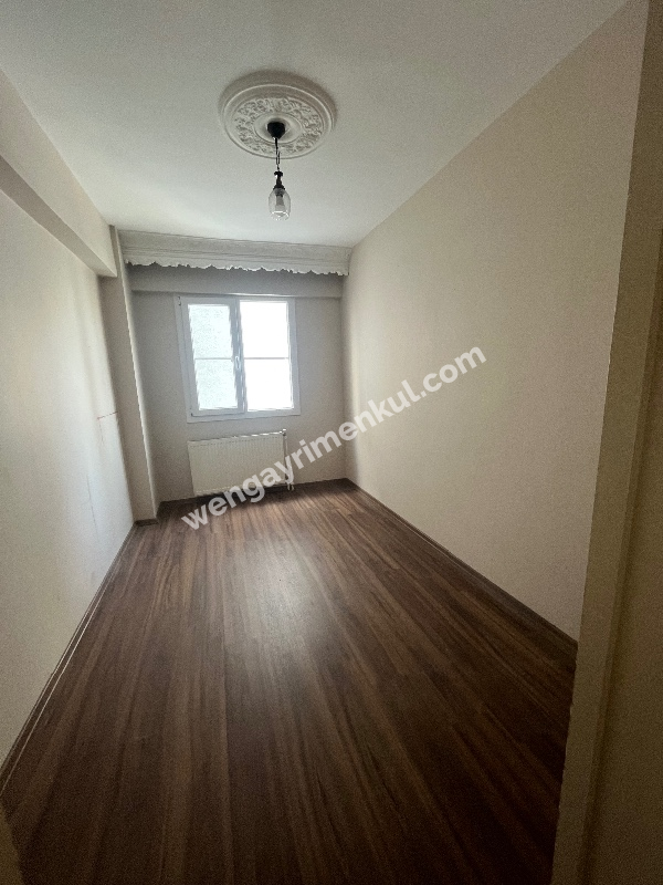 Zafer caddesi kiralik otoparkli 3+1