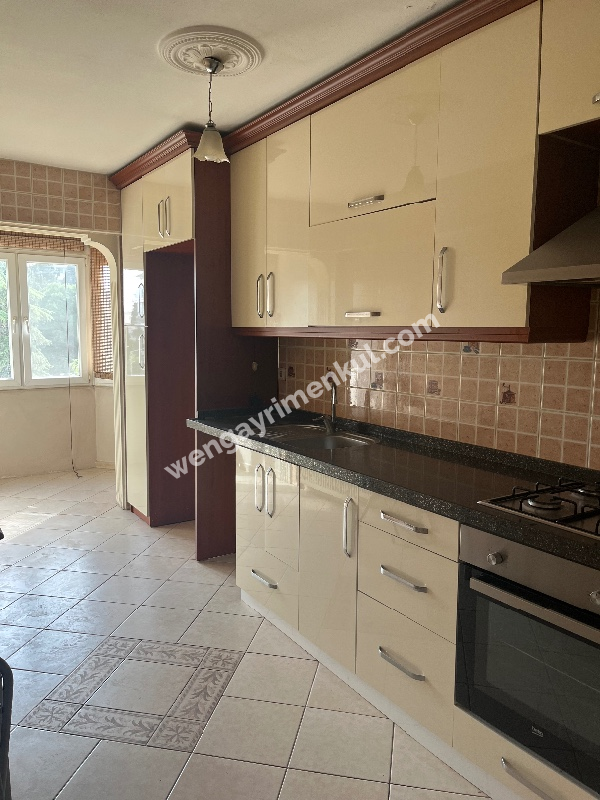 Zafer caddesi kiralik otoparkli 3+1