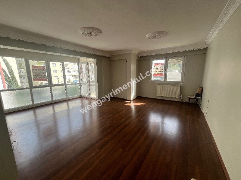 Zafer caddesi kiralik otoparkli 3+1
