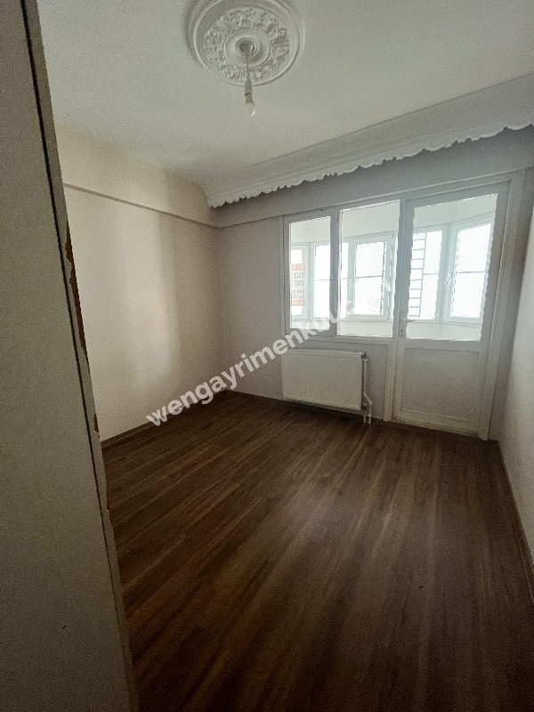 Zafer caddesi kiralik otoparkli 3+1