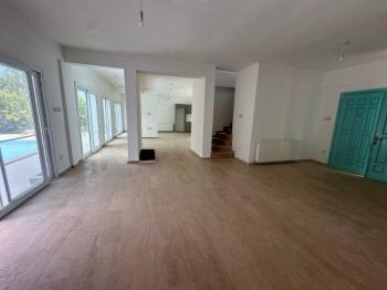 GİRNE OZANKÖY BÖLGESİNDE SATILIK TRİPLEX LÜKS 4 + 1 VİLLA ( 0533 880 00 85 )