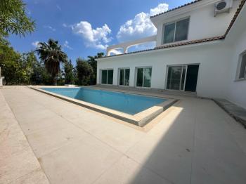 GİRNE OZANKÖY BÖLGESİNDE SATILIK TRİPLEX LÜKS 4 + 1 VİLLA ( 0533 880 00 85 )